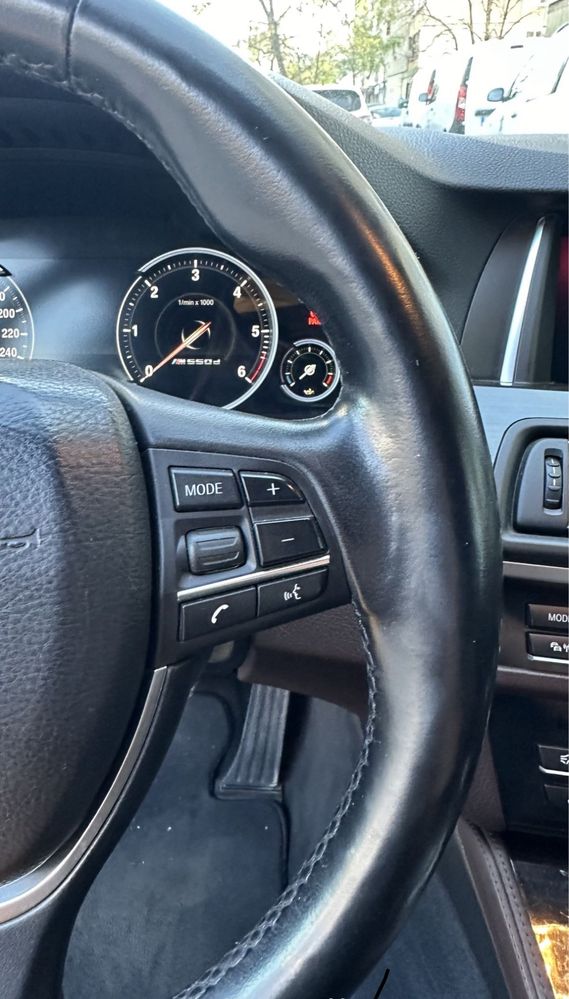 Продавам оригинален волан бмв ф10 bmw f10