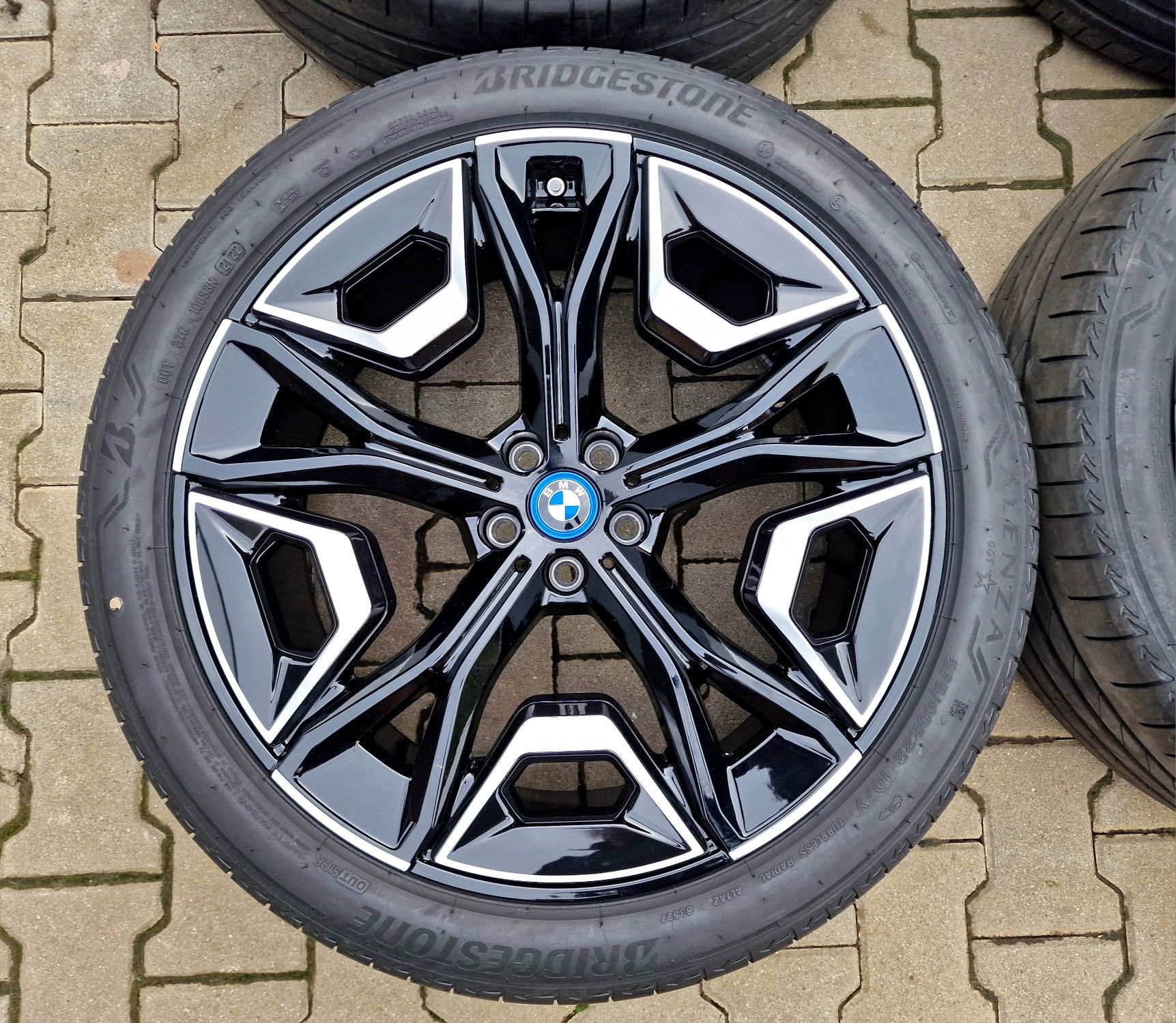 Jante BMW pe 22 NOI  IX X6 G06 X5 G05 anvelope roti jenti Diamond Cut