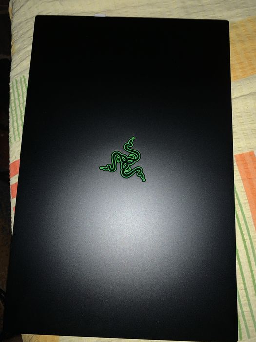 laptop razer blade (15)