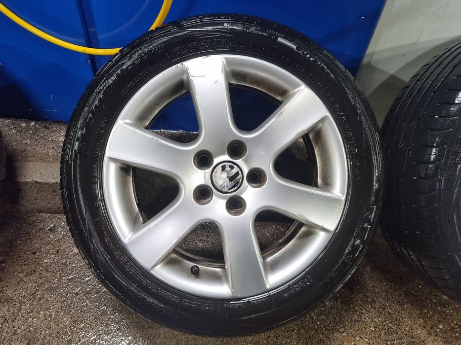 Гуми и джанти оригинални VW 15"