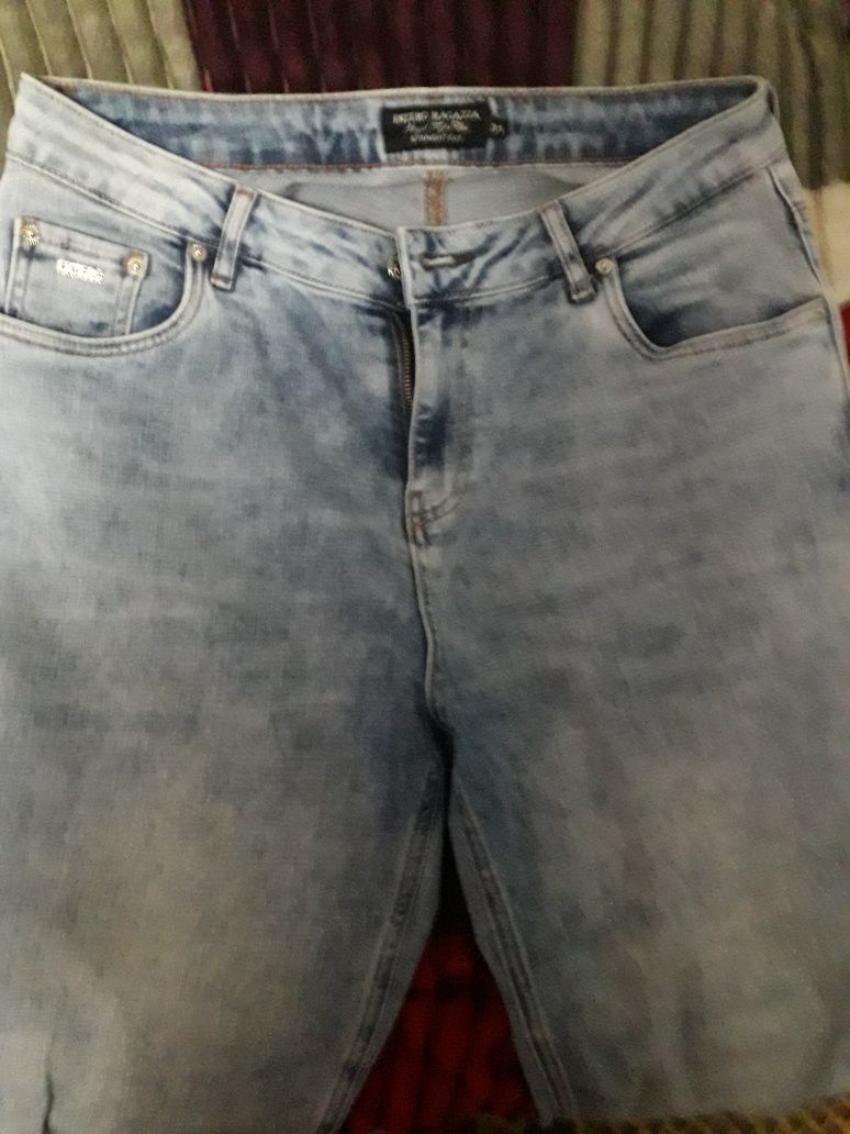 Женскиеосенне-весенние джинсы