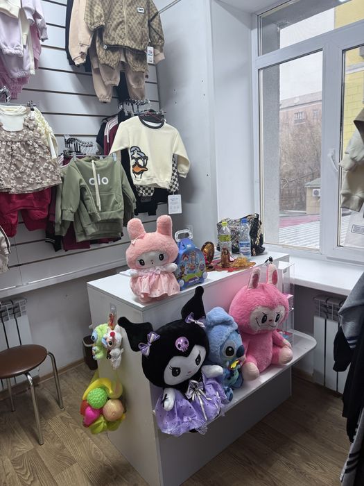 Продам отдел детской одежды и игрушек