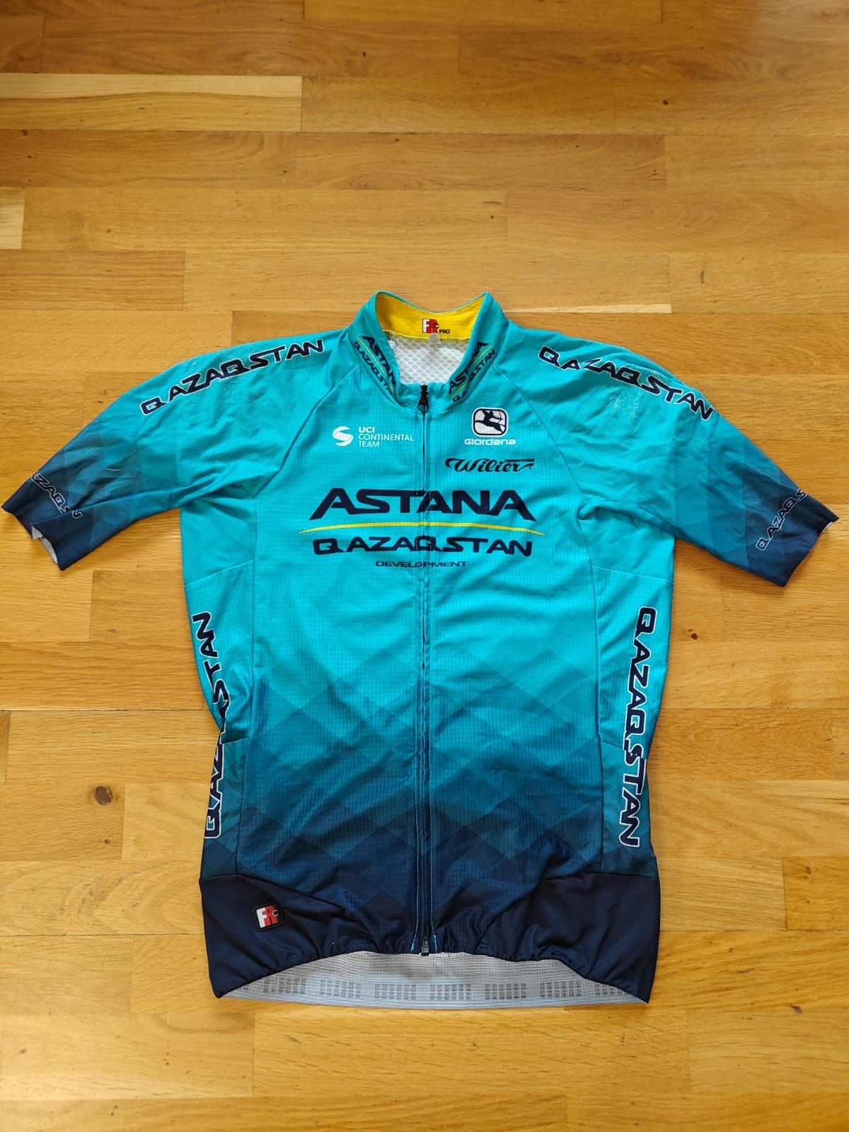 Веломайка Astana Qazaqstan Team