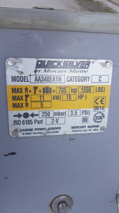 Barca Quicksilver 3.40 si motor Mariner 4T 5 cai