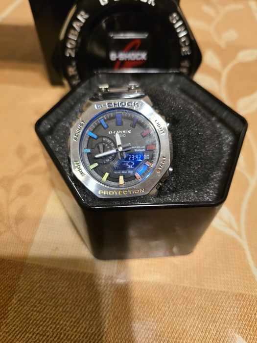 Часовник g-shock GM-B2100 W