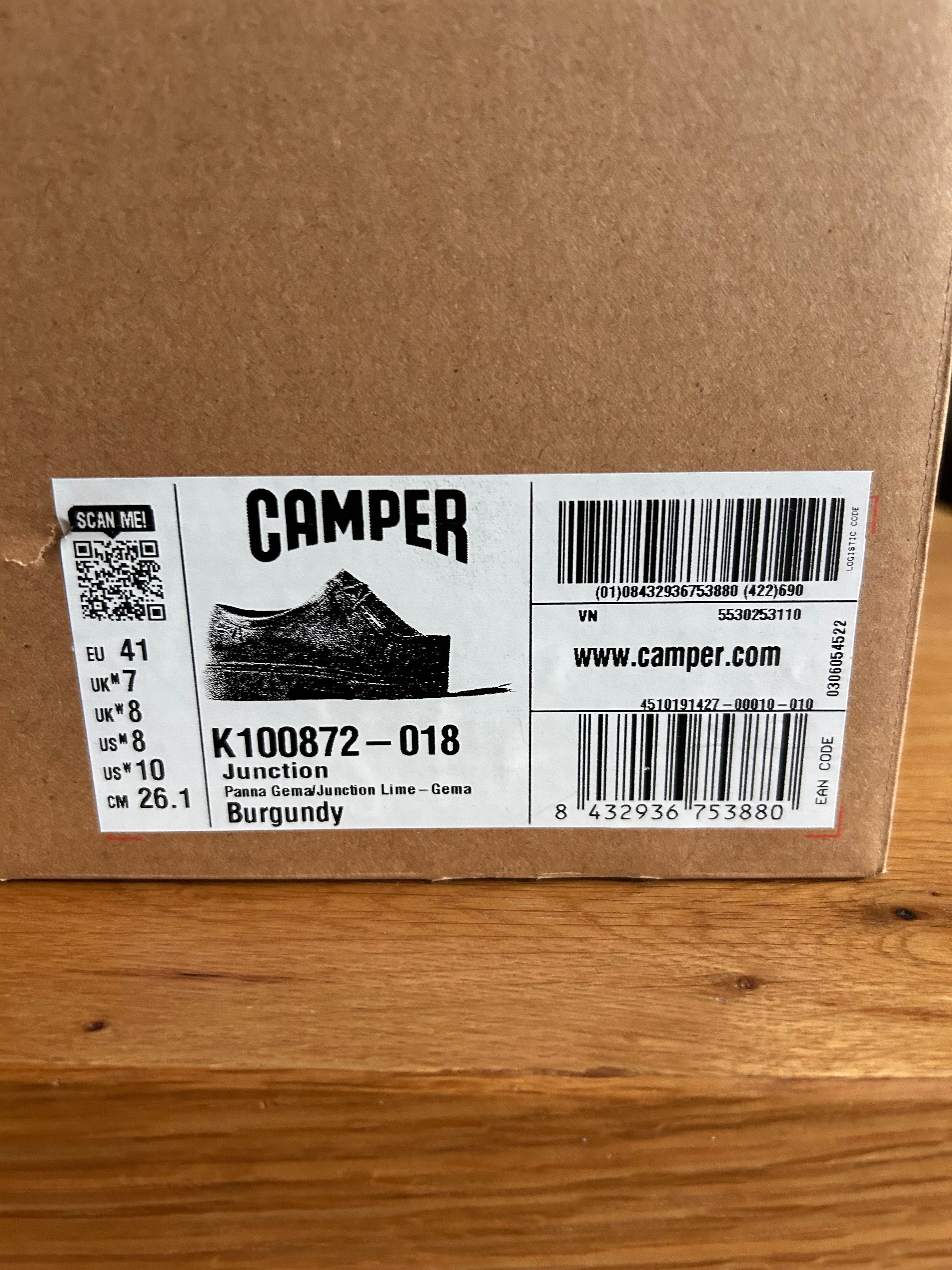 обувки Camper, направени от естествена кожа.
Модел със сменяем връх,