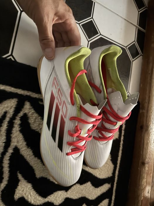 Adidasi adidas sala 43
