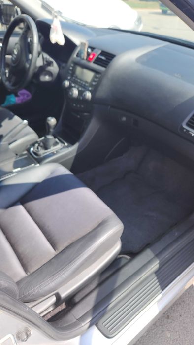 Продавам Хонда Акорд