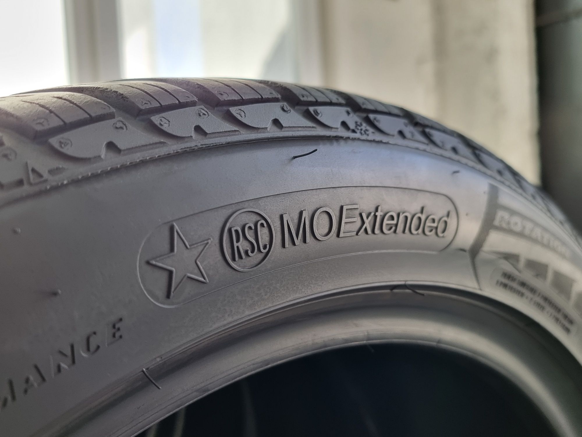 "Dot 21" 245/45/18 Goodyear 4Броя: 440лв 7мм Run On Flat