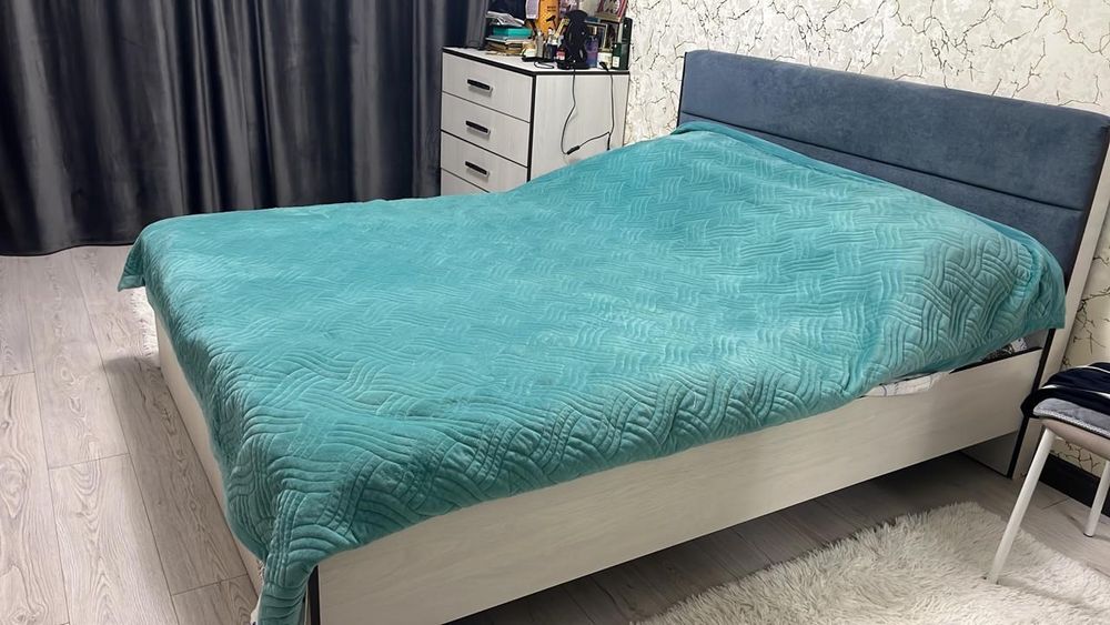 Продам двуспальную кровать