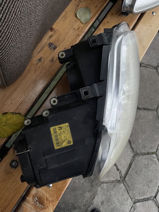 Оригинални Фарове за vw тоуран цената е за 1 -брой