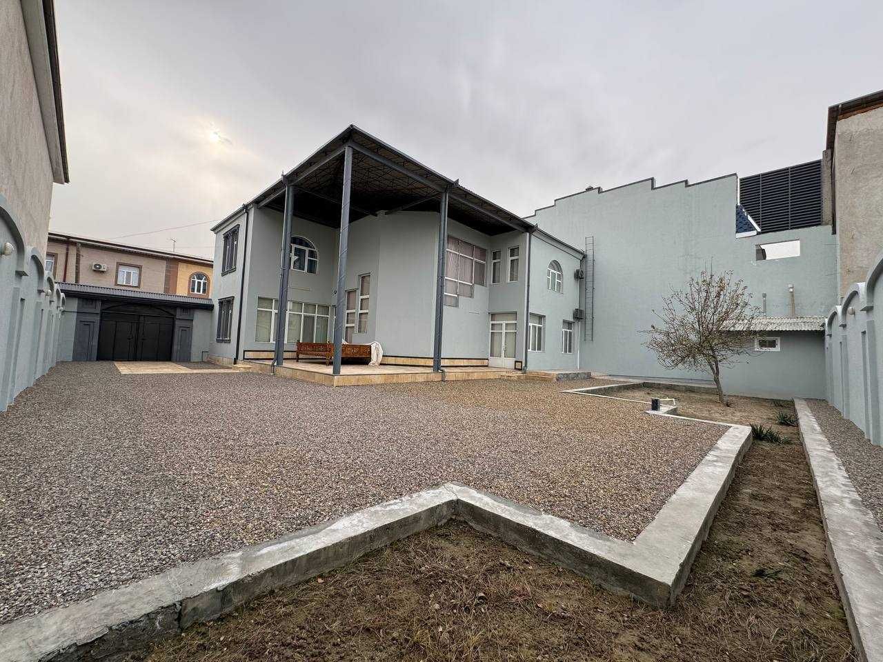 Tayyor 6 sotiqli hovli sotiladi.