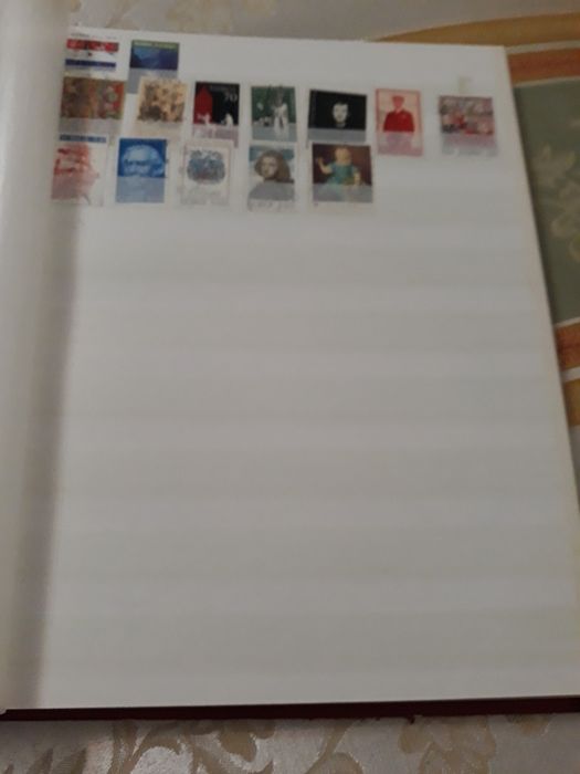 Vand clasor cu timbre.