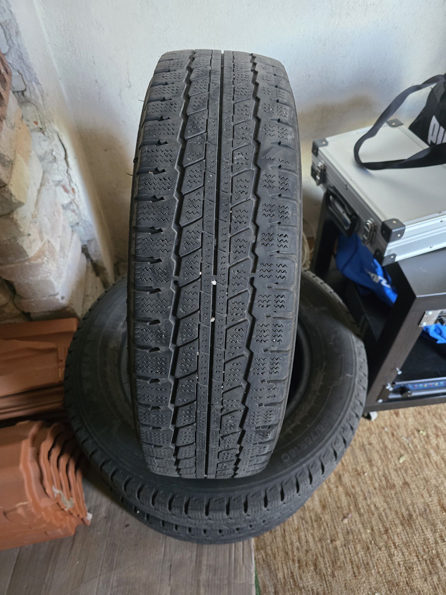 3бр. Бусови гуми 195/75 R16C