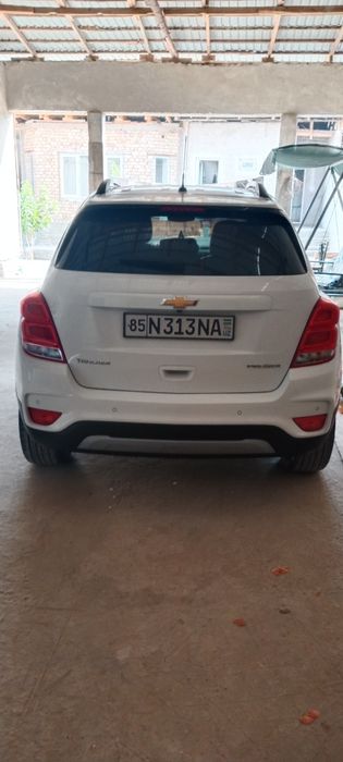 Tracer avtomobili