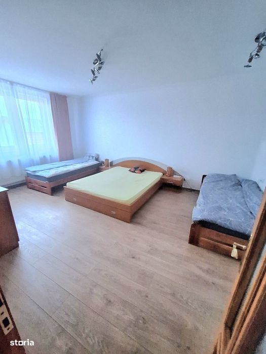 Cazare muncitori-10 paturi individuale, 4 cam,2 băi