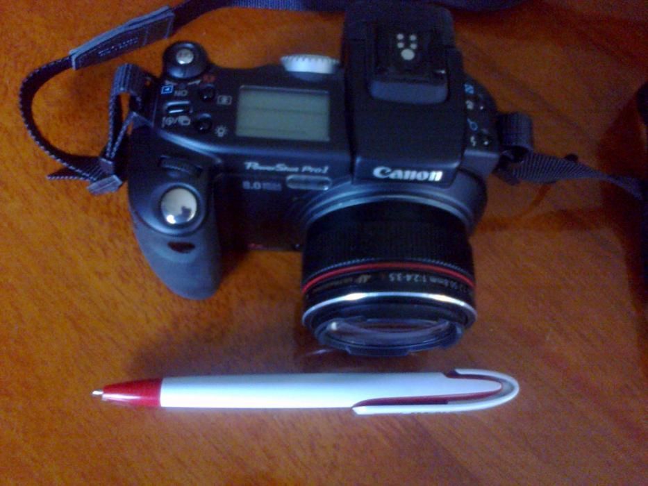 Фотоапарат CANON