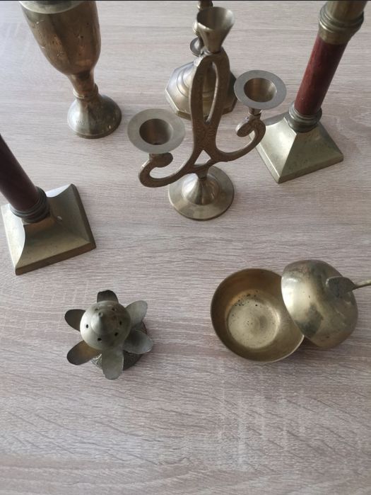 Месингови свещници 20лв/бр