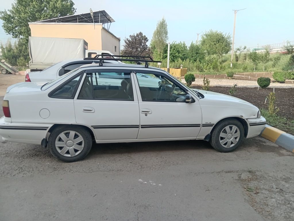 Nexia 1 sons sotiladi