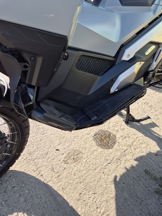 Vand ori dezmembrez honda xadv 2025 3443 km avariata