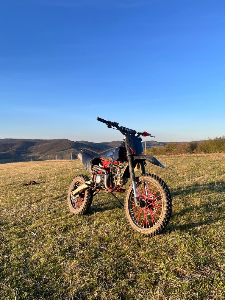 Vând motocross ultra 125cc