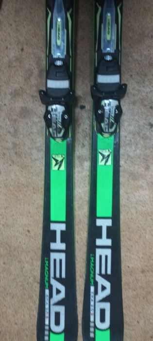 Ски HEAD 163 см и 156 см,радиус 12 и 11,4.в добро състояние.