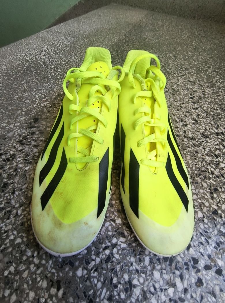 Детски обувки Adidas за футбол на закрито , номер 41 1/3