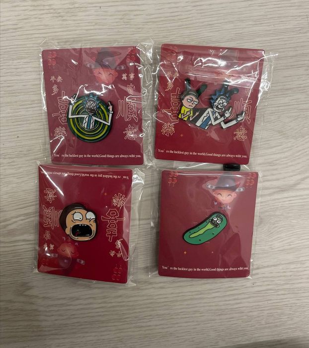 Броши, пины "Рик и Морти"