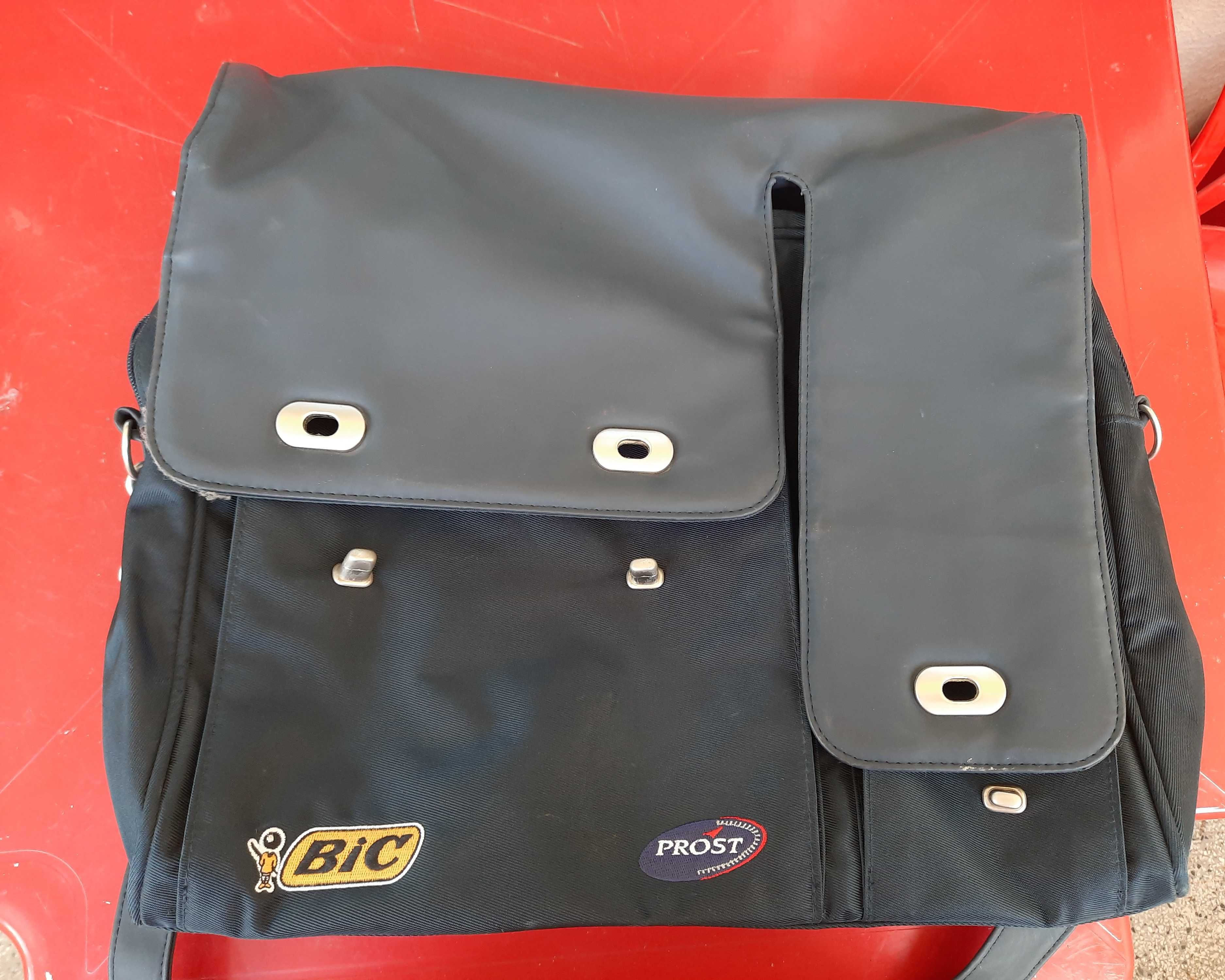 Работна чанта с презрамка  на BIC