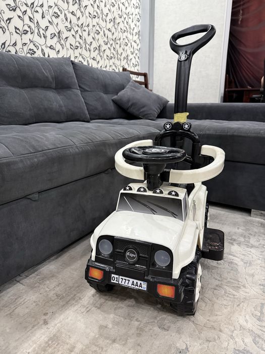 Машина для детей полностью рабочая