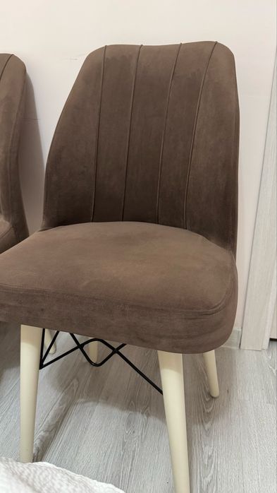 Продам 6 стульев