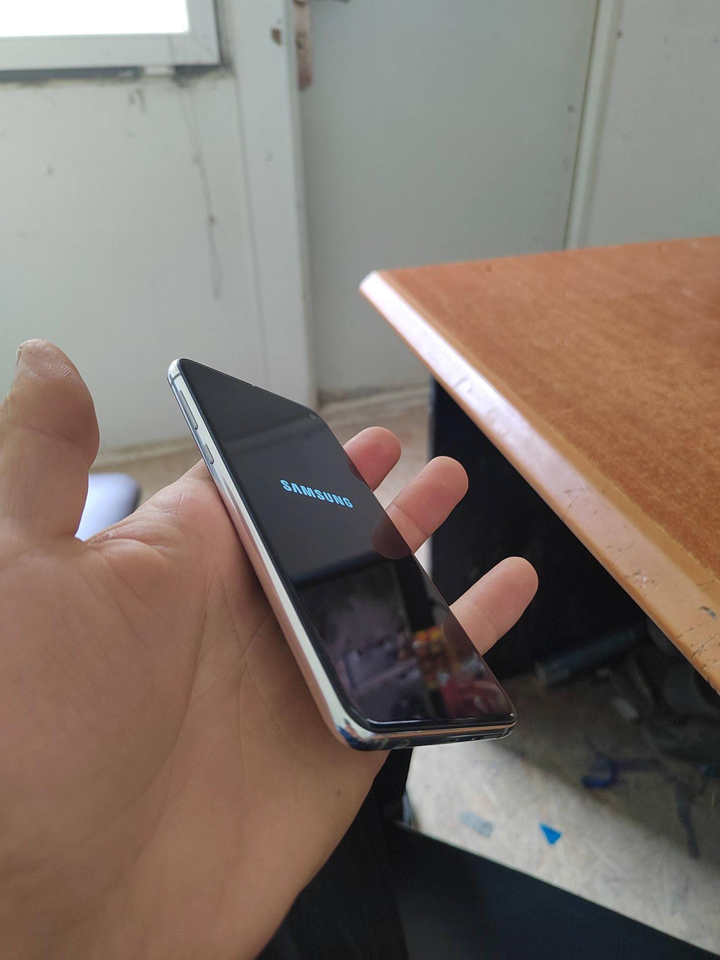 Samsung s10e sotiladi 6/128