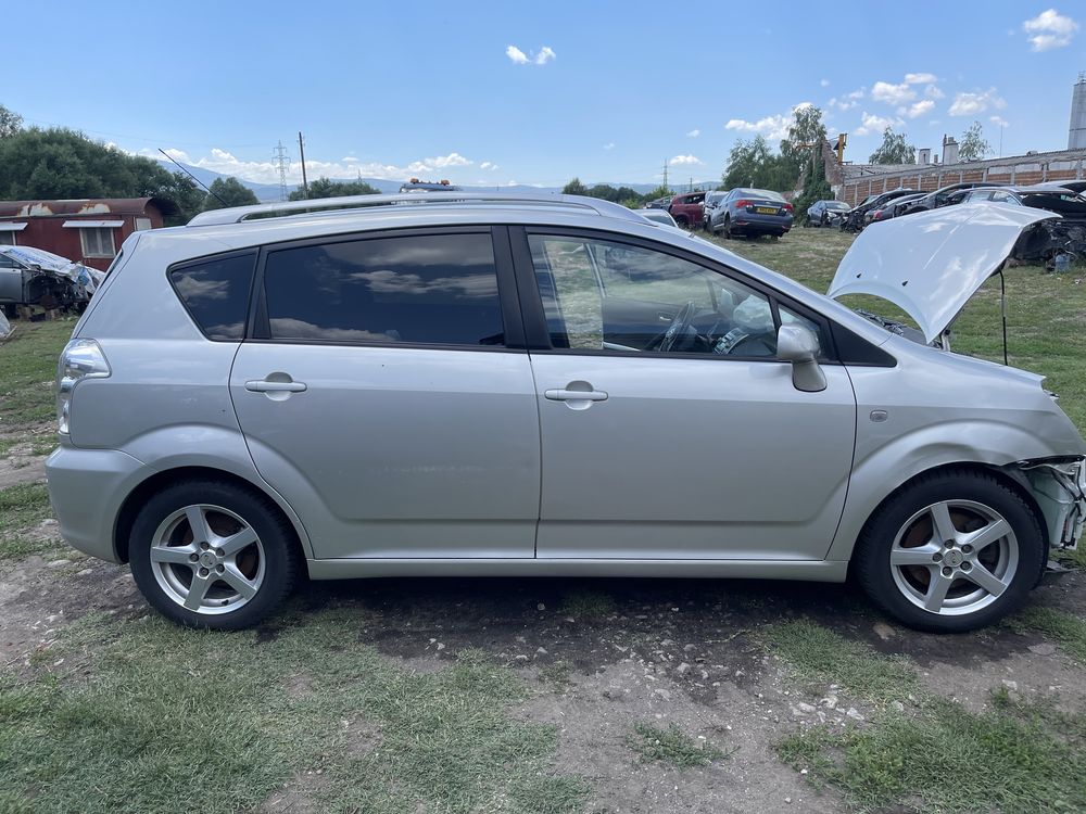 На Части  Toyota Corolla Verso 2.2 D-4D 136к.с 2008г Facelift