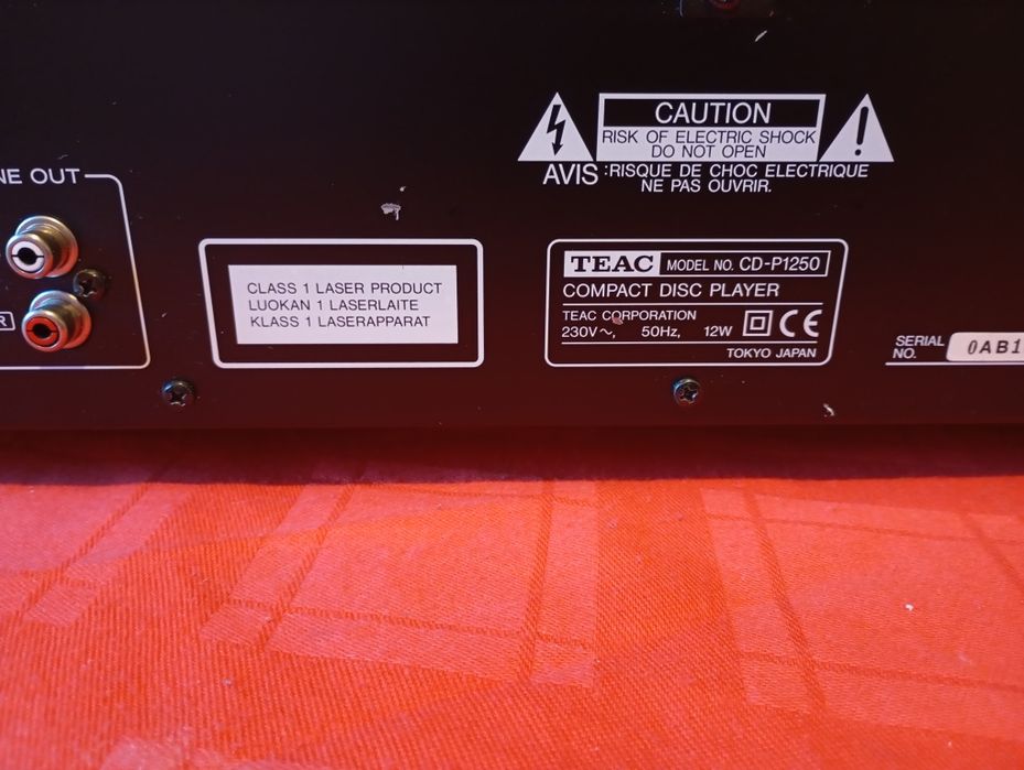 cd player TEAC model CD-P1250