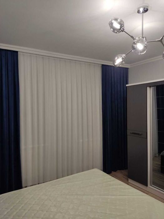 Евродом вдоль дороги,можно под отель