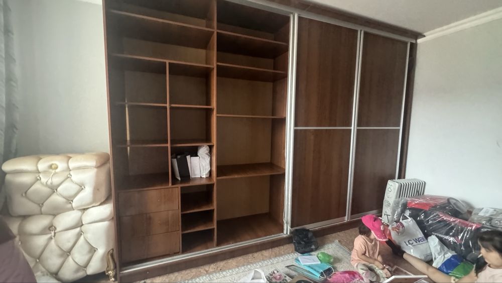 Шкаф купе продается