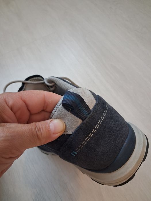 Vând Pantofi Piele intoarsa Meindl mărimea 44 bărbați