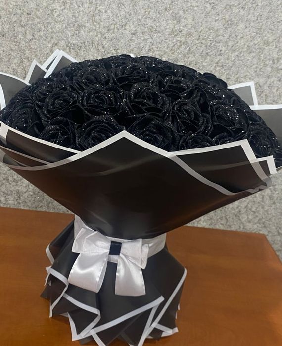 Продам букет атласных роз!!