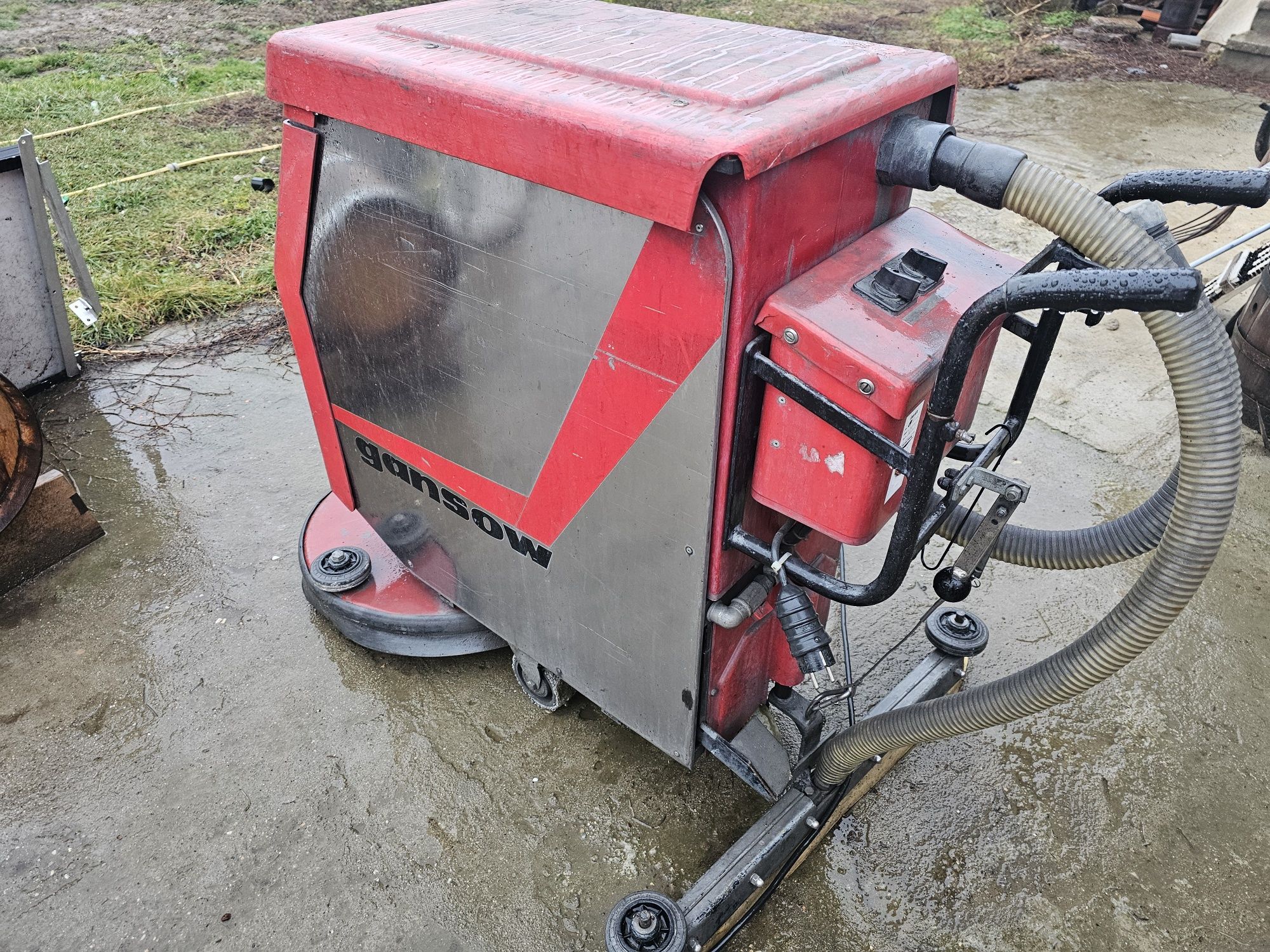 Подопочистваща машина 230v