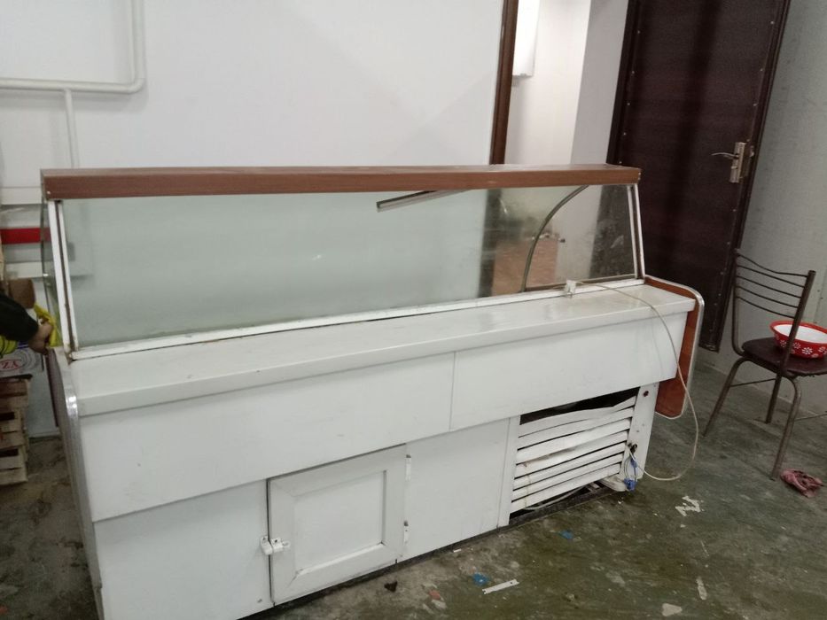 Витринный холодильник