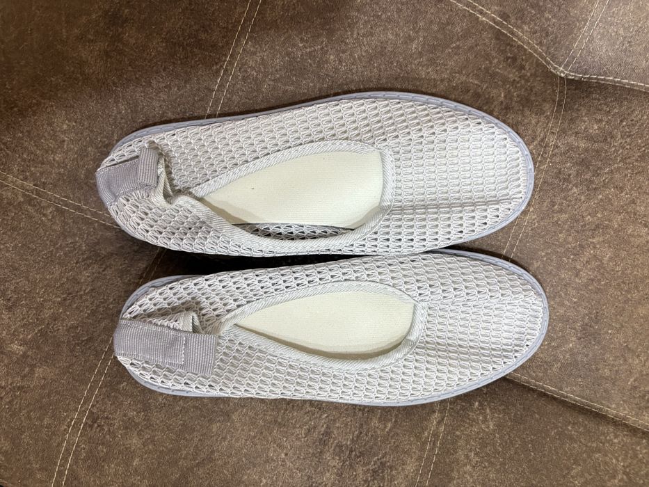 Обувь женская, кроссовки и туфли