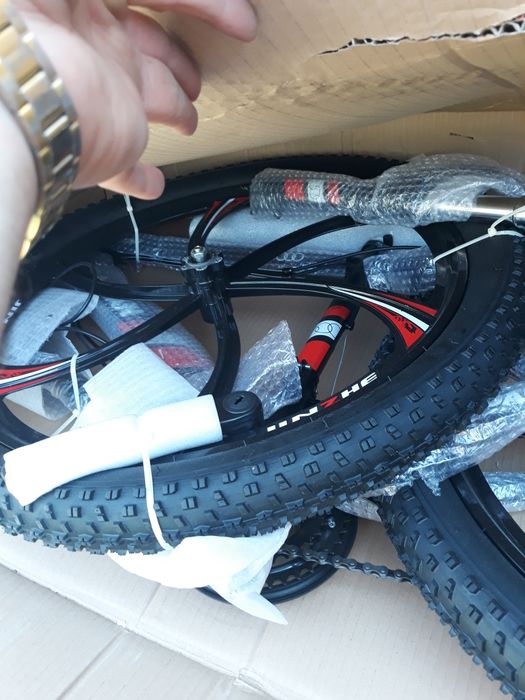 Bicicleta 3.0 cauciucuri.De munte.noi