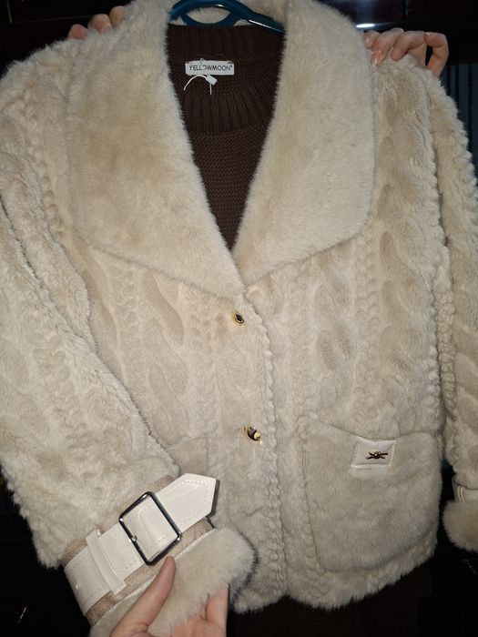 Обсолютна новая шуба размер M  тёплая удобная  шуба с отличной ценой.