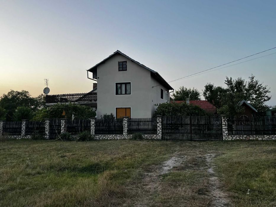 Vilă de vânzare complet mobilată Birchiș