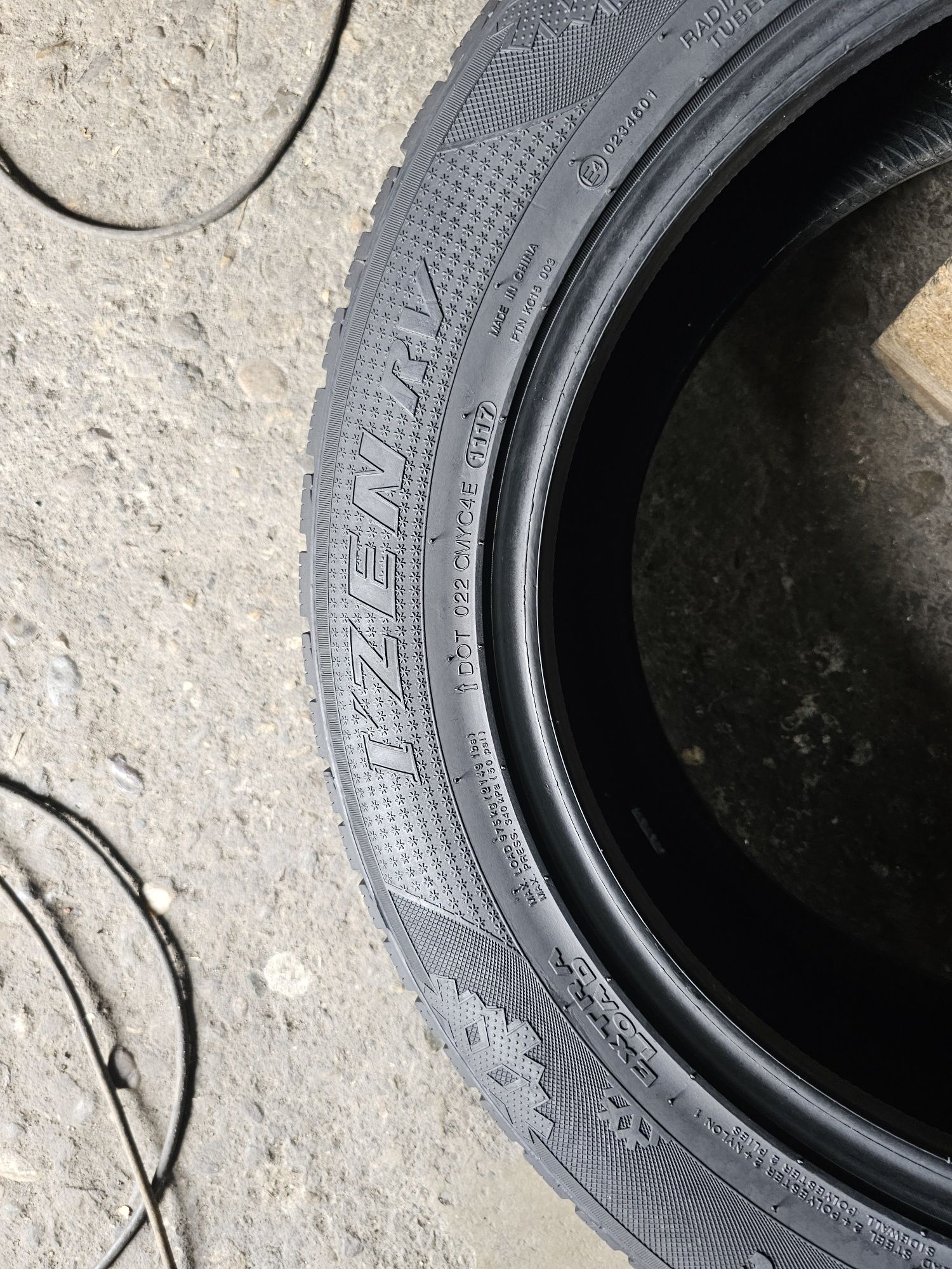 2 anvelope iarna 235 60 18 Kumho
