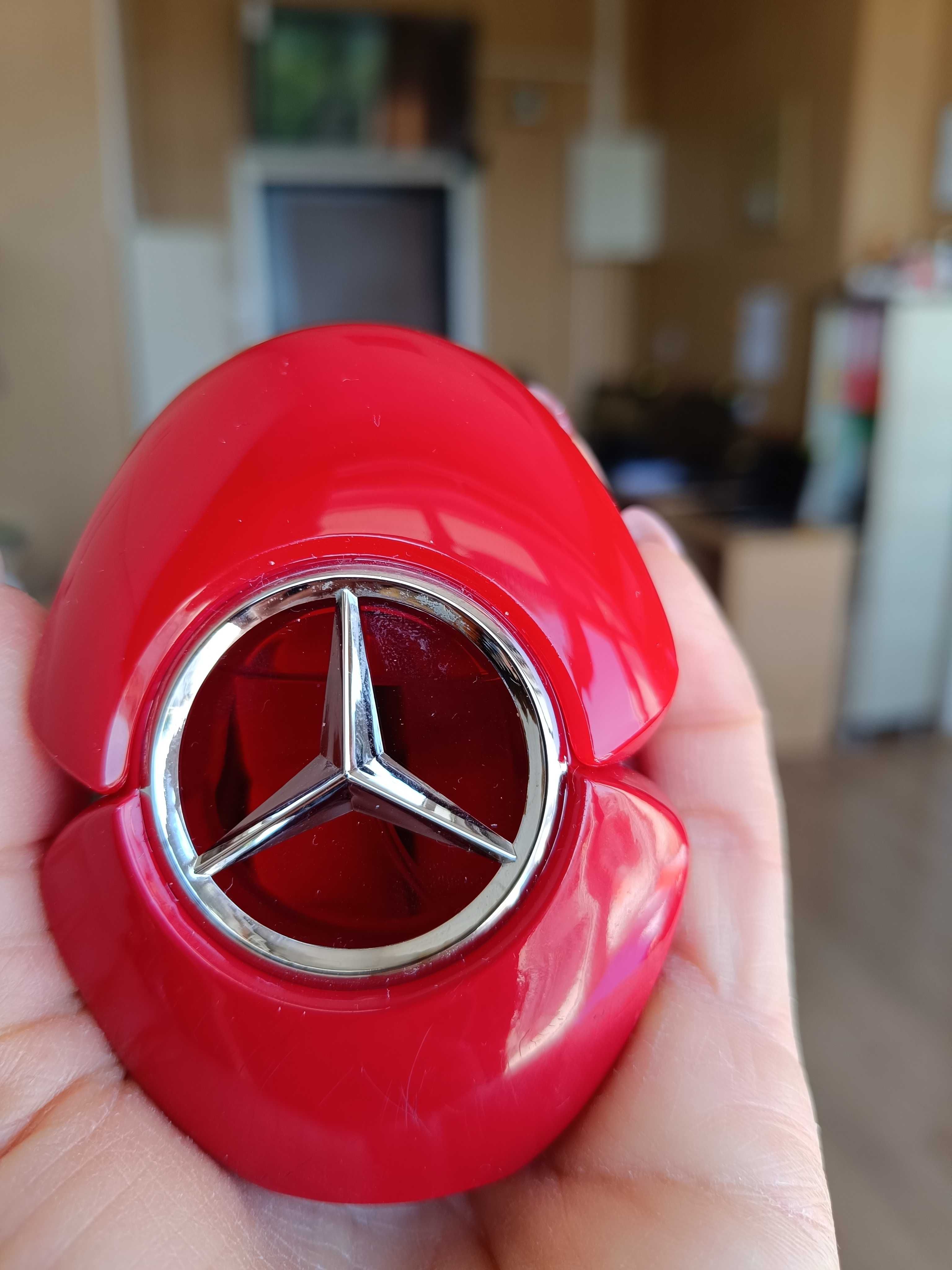 Мъжки парфюм Versace Eros Flame, дамски  Mercedes -Benz Woman (In red)
