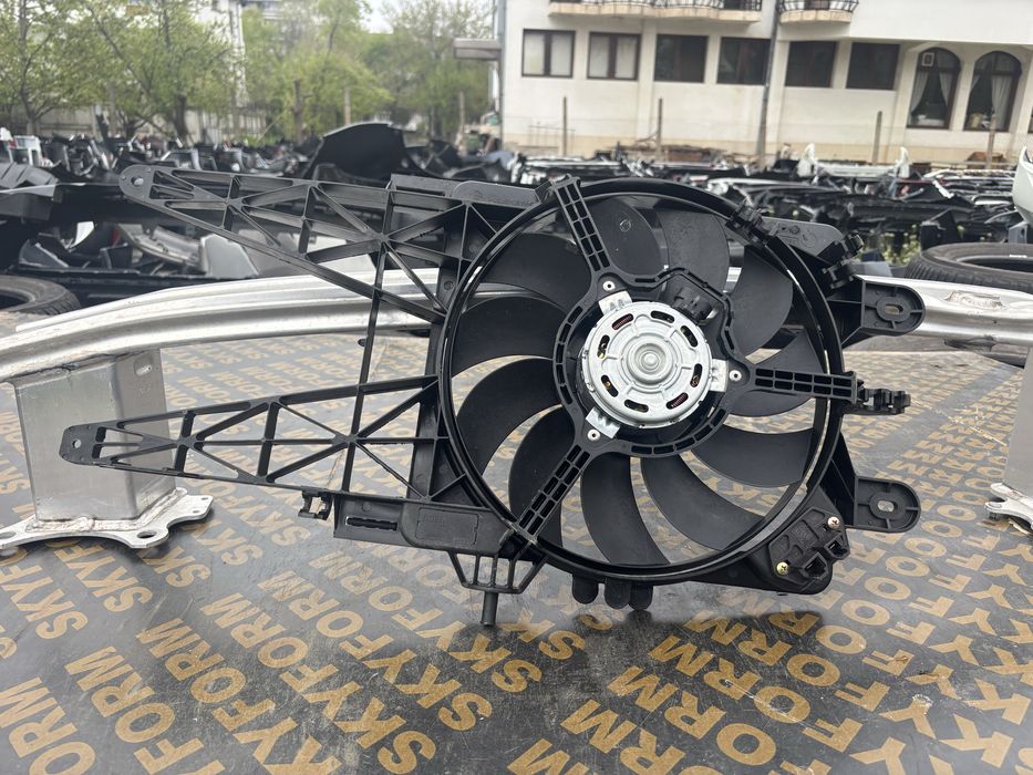 Перка за радиатор Fiat Punto