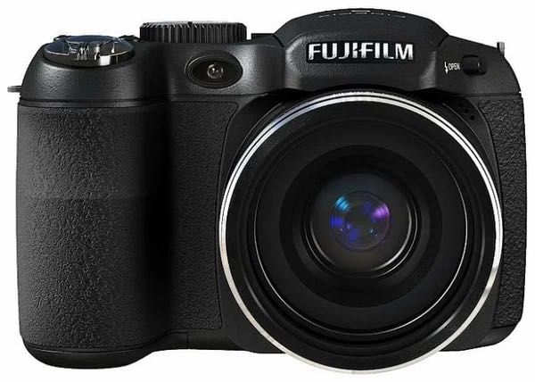 Фотоаппарат Fujifilm FinePix S1800 в отличном состоянии / как новое