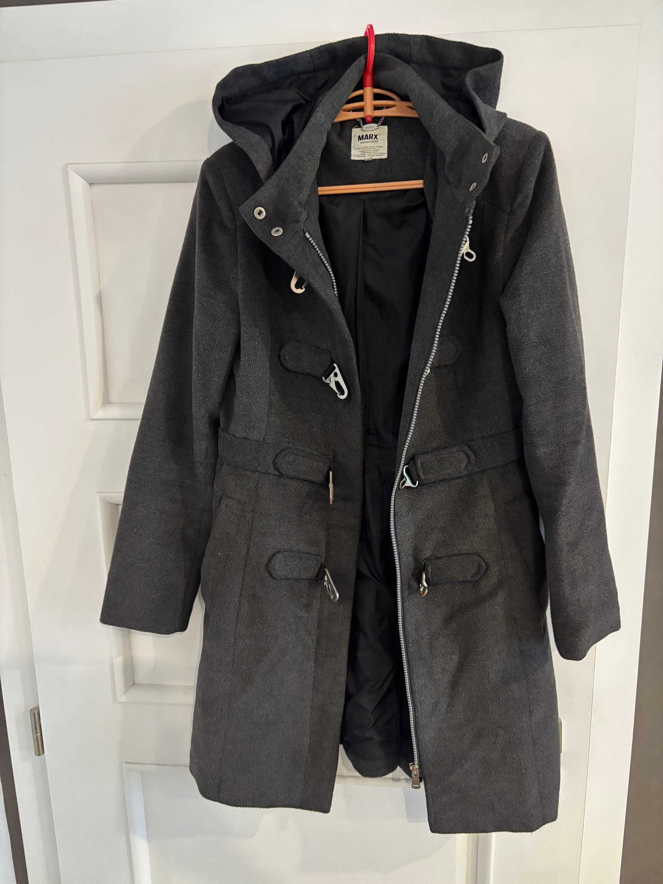 Палта и  якета  М-Л, както и за 12г MARX , LCW, TOM TAILOR, ZARA