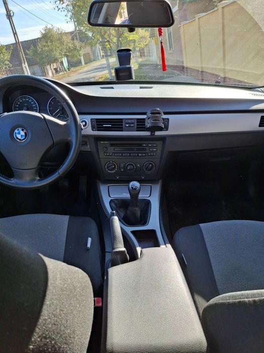 Masina de vinzare BMW seria 3 benzina